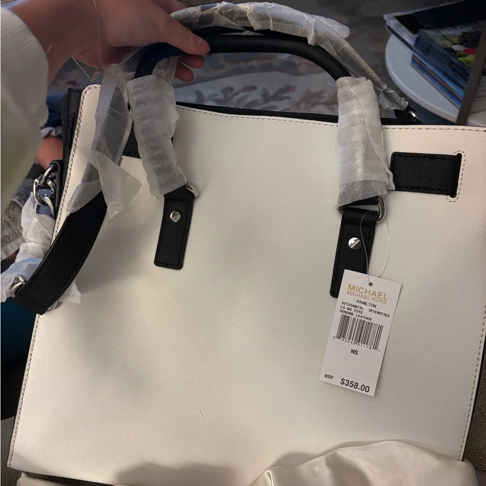 NWT Michael Kors Black and White Satchel - Picture 2 of 5
